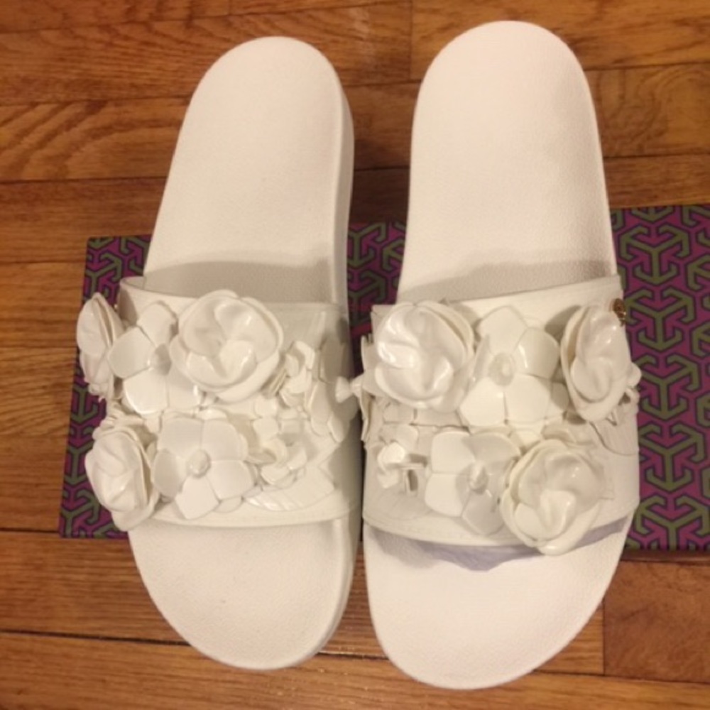 TORY BURCH
Womens Blossom Flowers Slide-White